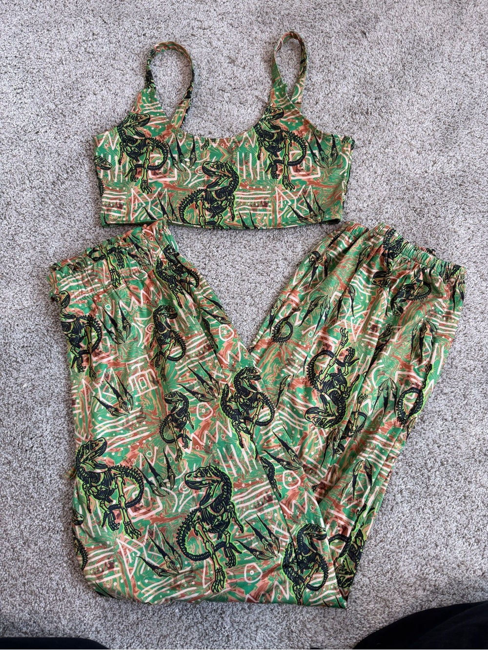 NWOT IHeartRaves Dino Set
